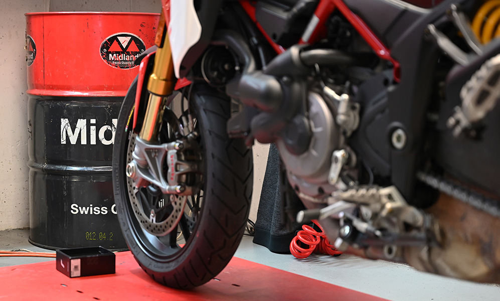 Midland Schmierstoffe Schweiz | lubricants Switzerland | lubrifiants Suisse – Motoröl / engine oil / huile moteur, Getriebeöl / gear oil / huile de transmission, Industrieöle / industrial oils / huiles industrielles, Fette / greases / graisses, Hydraulikö